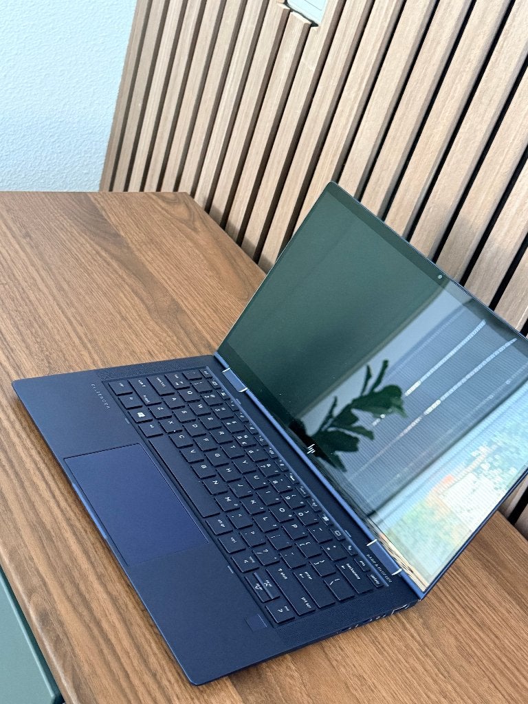 Foto 3 van HP Elite Dragonfly i7/16GB/Touchscreen + Pen – Win. 11 Pro