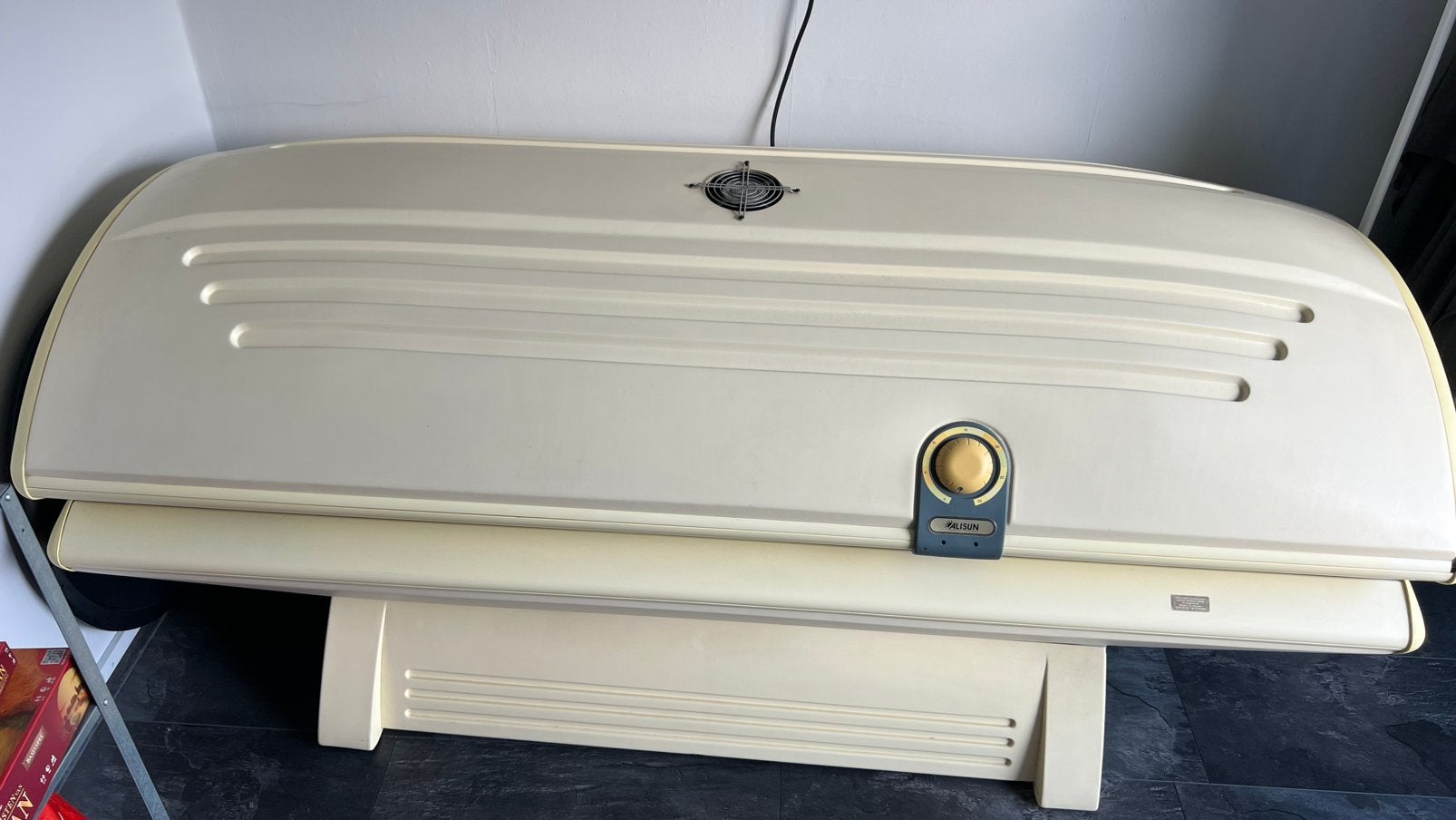 Zonnebank gratis af te halen (zelf demonteren en 1 trap af), Ophalen, Gebruikt, Zonnebank dubbelzijdig, 15 lampen of meer