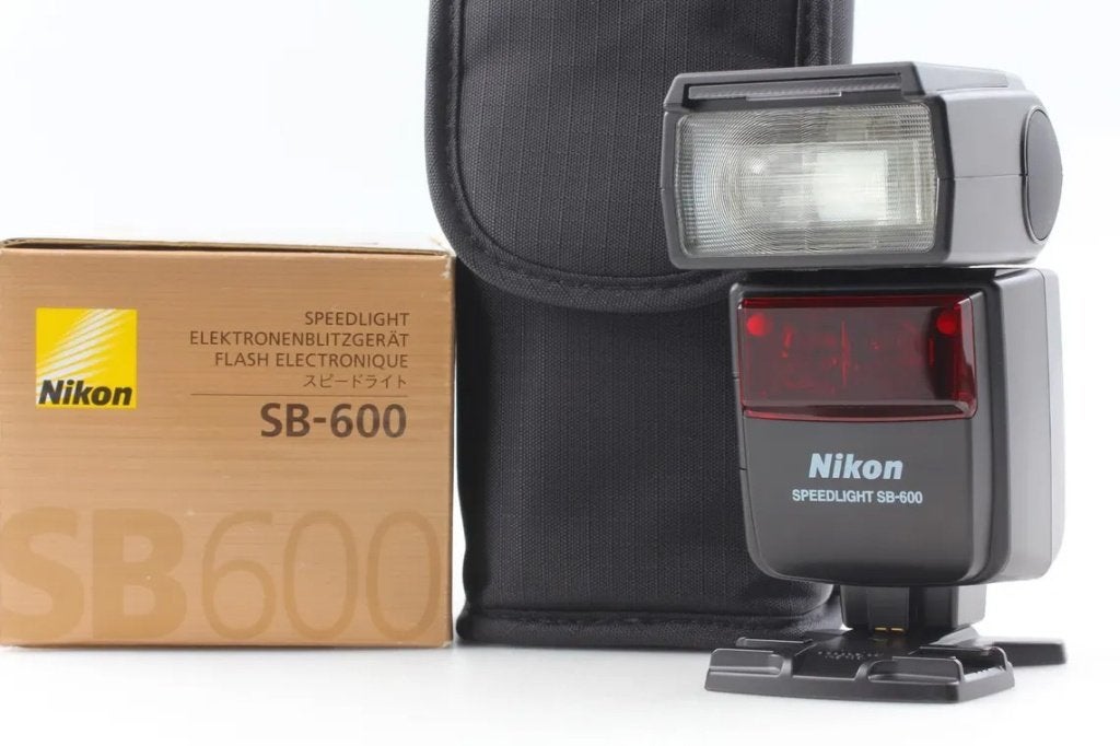 Nikon Speedlight SB 600 en speedlight modifiersystem, Nikon, Gebruikt, Externe flitser, Ophalen of Verzenden