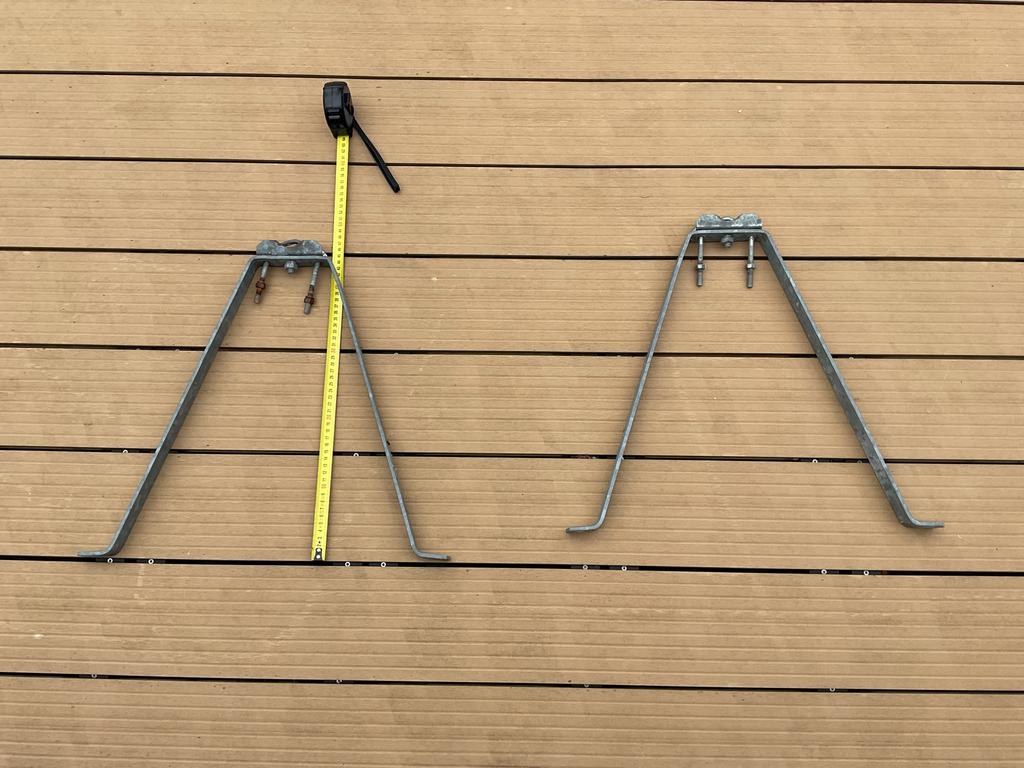 Mast met afstandhouders voor antenne of satellietschotel., Ophalen, Zo goed als nieuw, Mast