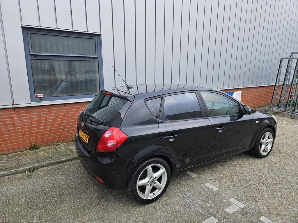 Kia cee'd 1.4 X-tra, Auto's, Kia, Gebruikt, 4 cilinders, 1396 cc, Zwart