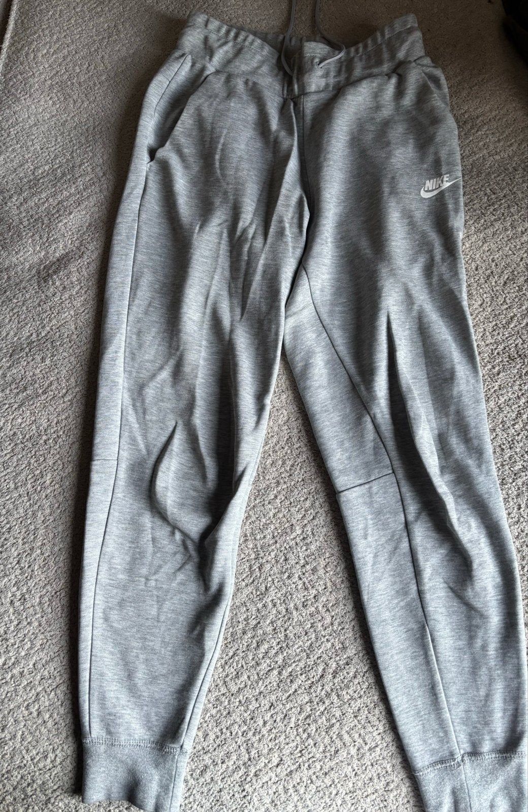 Nike joggingbroek grijs XS, Kleding | Dames, Ophalen of Verzenden, Zo goed als nieuw, Maat 34 (XS) of kleiner, Grijs