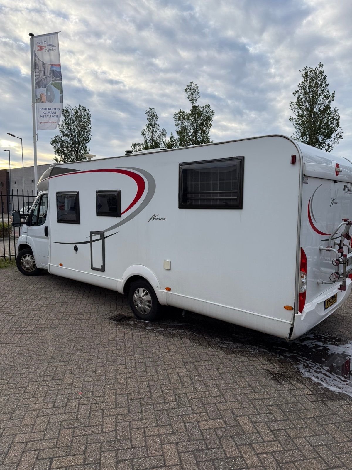 Bürstner Nexxo Camper lichte bumperschade achter.incl invent, Caravans en Kamperen, Campers, Ringverwarming, Fiat, 7 tot 8 meter