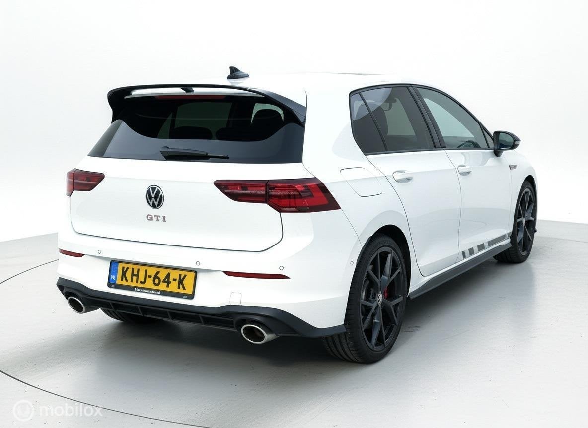 Volkswagen Golf 2.0 TSI GTI Clubsport PANO|IQLIGHT|HUD|CAMER, 4 cilinders, 1984 cc, Leder en Stof, Wit