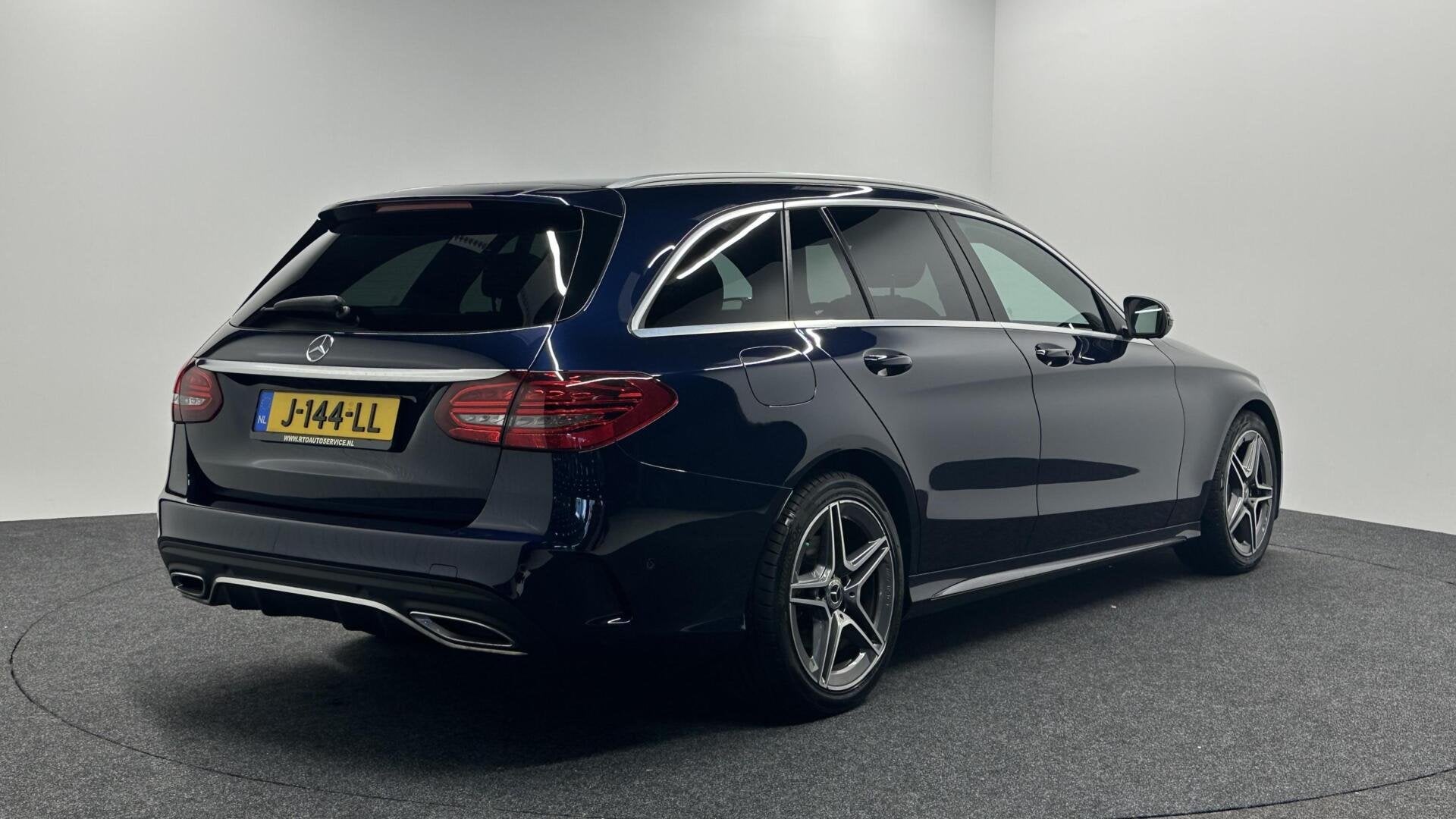 Mercedes C-klasse Estate 200 Business Solution AMG LEER PANO, Auto's, Automaat, Euro 6, 4 cilinders, Met garantie (alle)