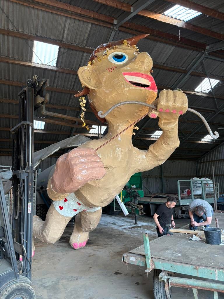 Carnavals pop mascotte WK, Hobby en Vrije tijd, Feestartikelen, Ophalen, Zo goed als nieuw, Versiering