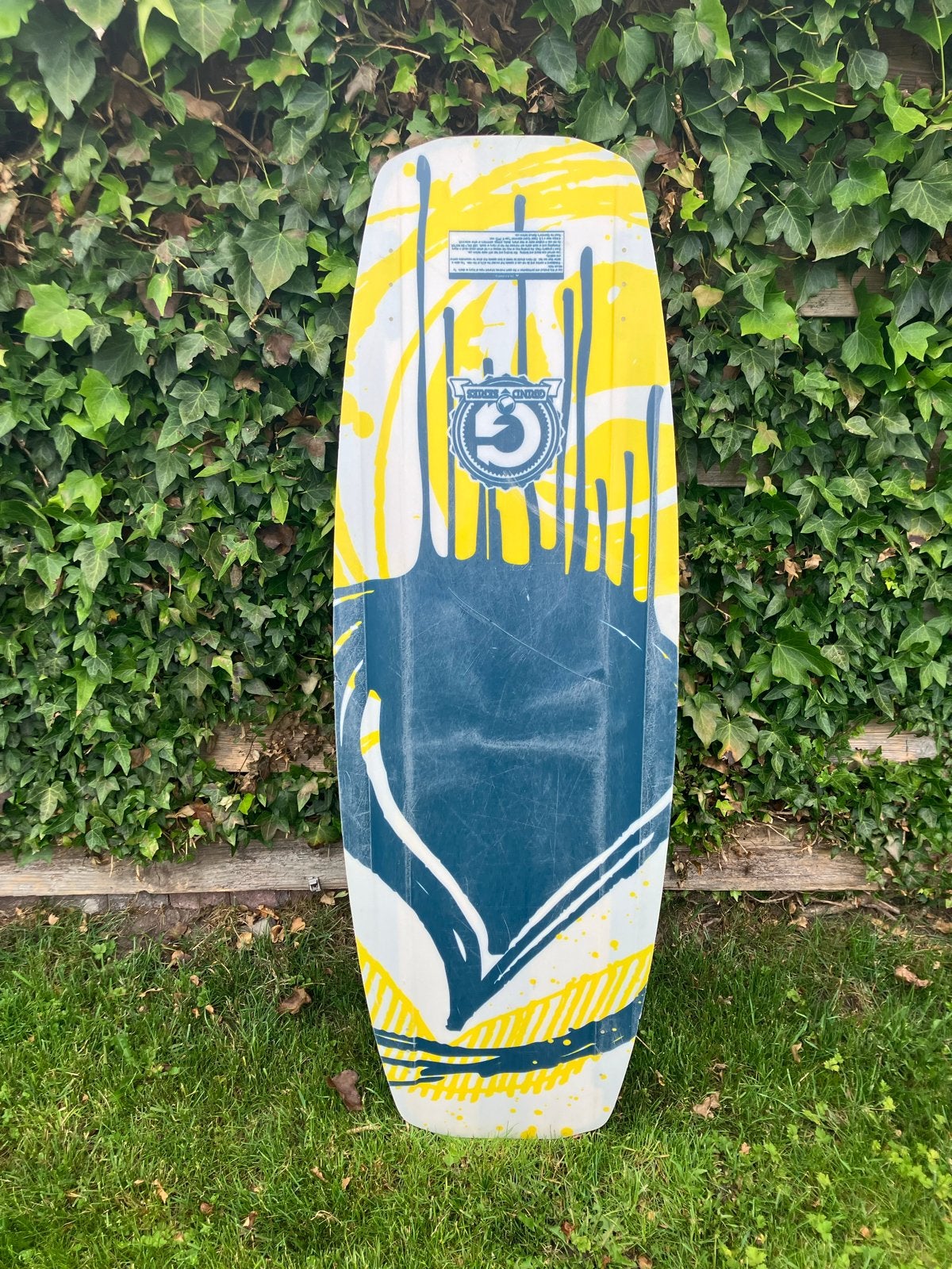 Wakeboard met bindingen - Goede staat, Ophalen, Gebruikt, Board en Schoenen