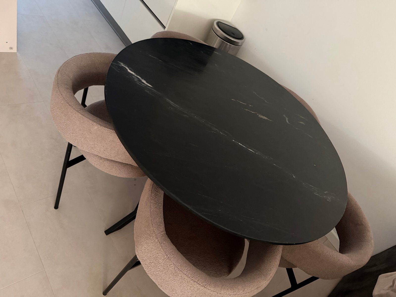 Elegante zwarte ronde eettafel echte marmer 120x78 MOET WEG, Ophalen, Overige materialen, Gebruikt, 100 tot 150 cm