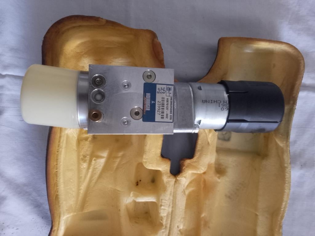 Hydraulische pomp voor cabriolet dak, Ophalen of Verzenden, Gebruikt, Universele onderdelen