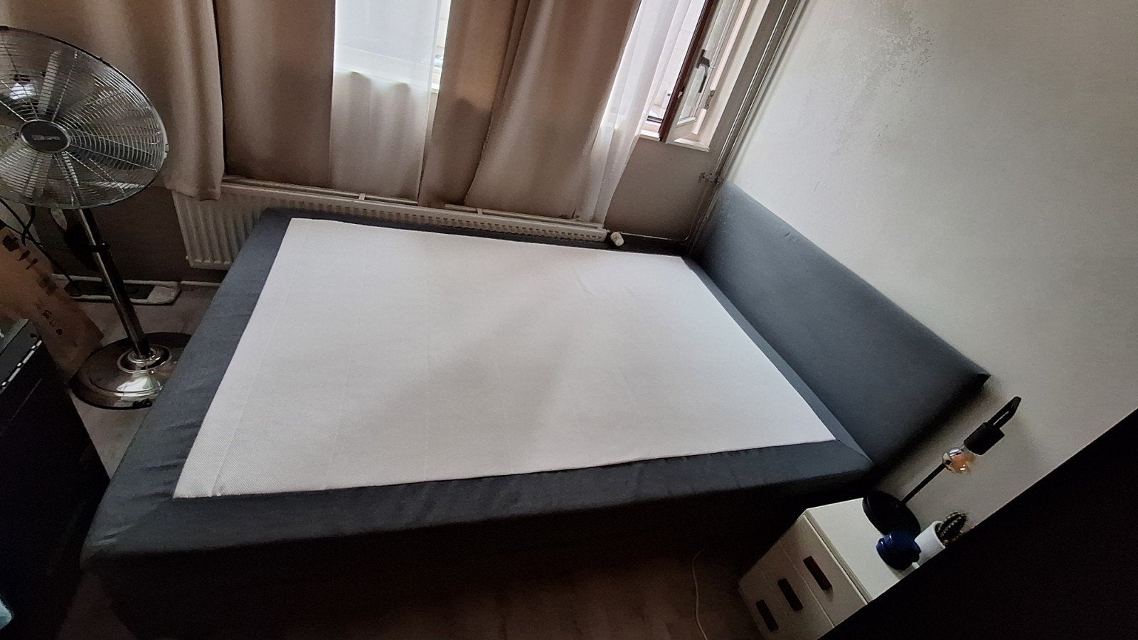 Ikea boxspring bed 140x200 cm, donkergrijs, z.g.a.n., Ophalen, Tweepersoons, 140 cm, Zo goed als nieuw