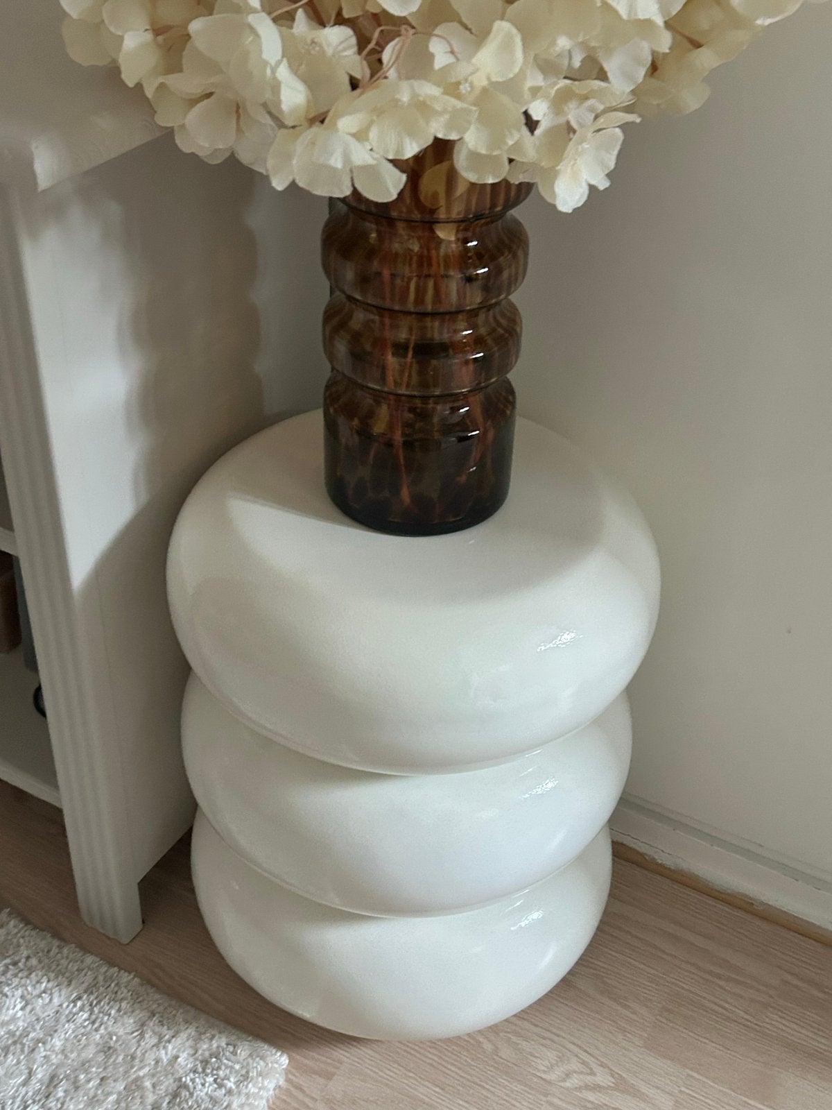 Bijzettafel Ribera wit - Kwantum, Huis en Inrichting, Ophalen, Minder dan 55 cm, Rond, Zo goed als nieuw