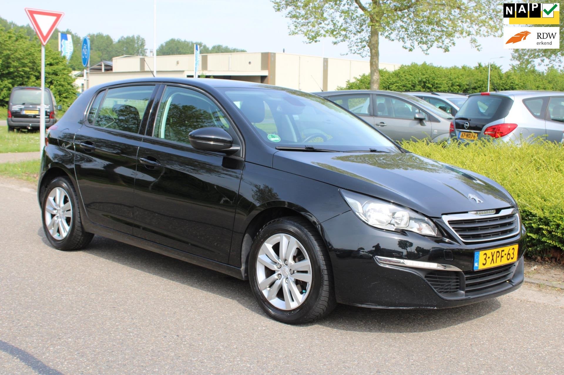 Peugeot 308 1.2 PureTech 5-DEURS ACTIVE-uitv/CLIMA AIRCO/CRU, Voorwielaandrijving, Stof, Gebruikt, 1199 cc