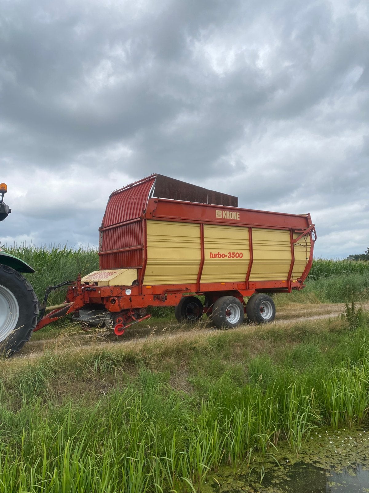 Krone Turbo 3500 opraapwagen, Ophalen, Weidebouw