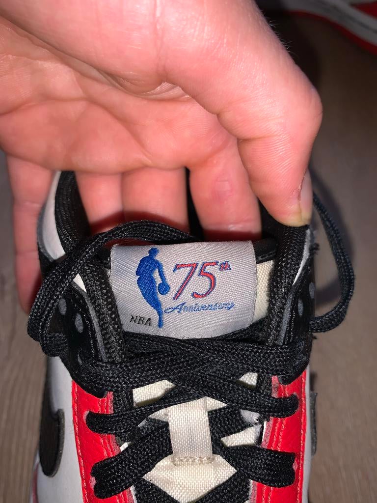 Nike Dunk Low NBA 75th Anniversary Chicago, Ophalen of Verzenden, Zo goed als nieuw, Sneakers of Gympen