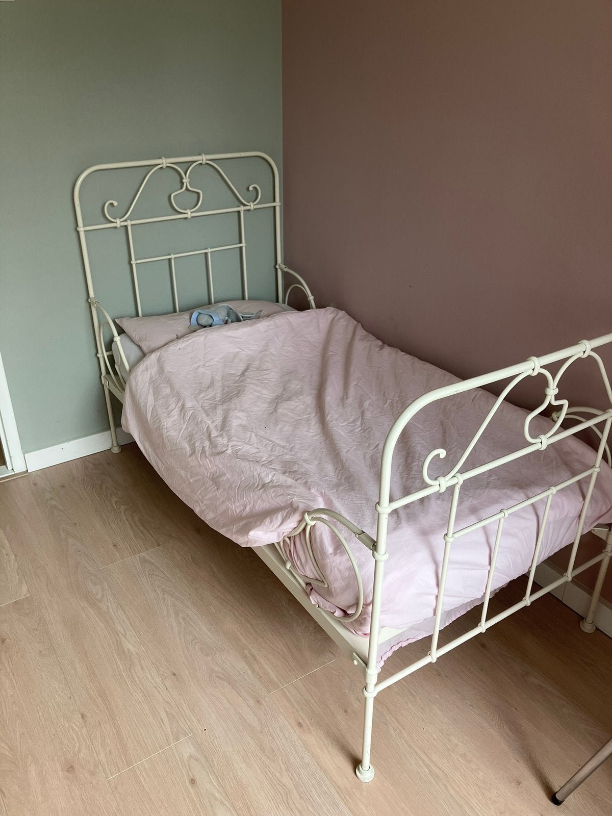 Leuk (prinsessen) peuter/kleuterbed te koop, Kinderen en Baby's, Kinderkamer | Bedden, Ophalen, 140 tot 160 cm, 70 tot 85 cm, Matras