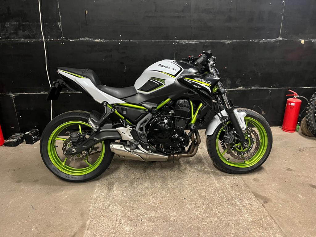 Kawasaki z650 2021 schade, Kawasaki, ., Ophalen of Verzenden, .