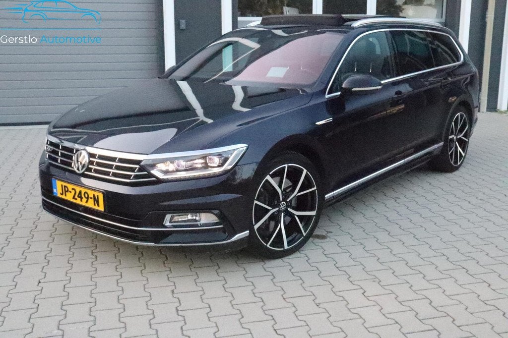 Volkswagen Passat Variant 2.0TSI 4Motion R-line HUD PANO ACC, Auto's, Volkswagen, Automaat, Gebruikt, 4 cilinders, Blauw