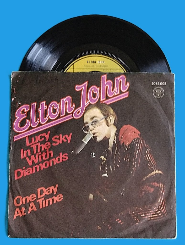 Elton John - Lucy in the sky with diamonds / One day at, Verzenden, Zo goed als nieuw, 7 inch, Pop