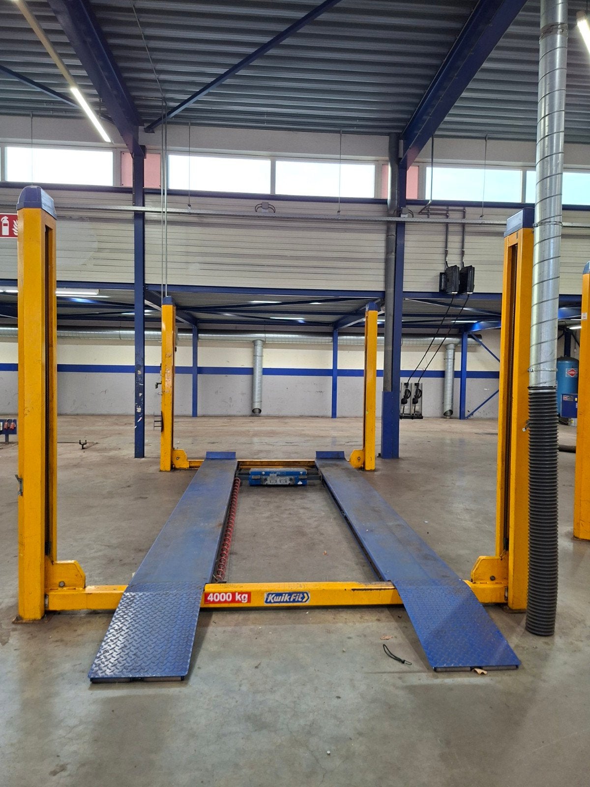 Hefbrug 4 koloms Koni 4000kg 5.15 m rijbaan  rai apk, Auto diversen, Ophalen