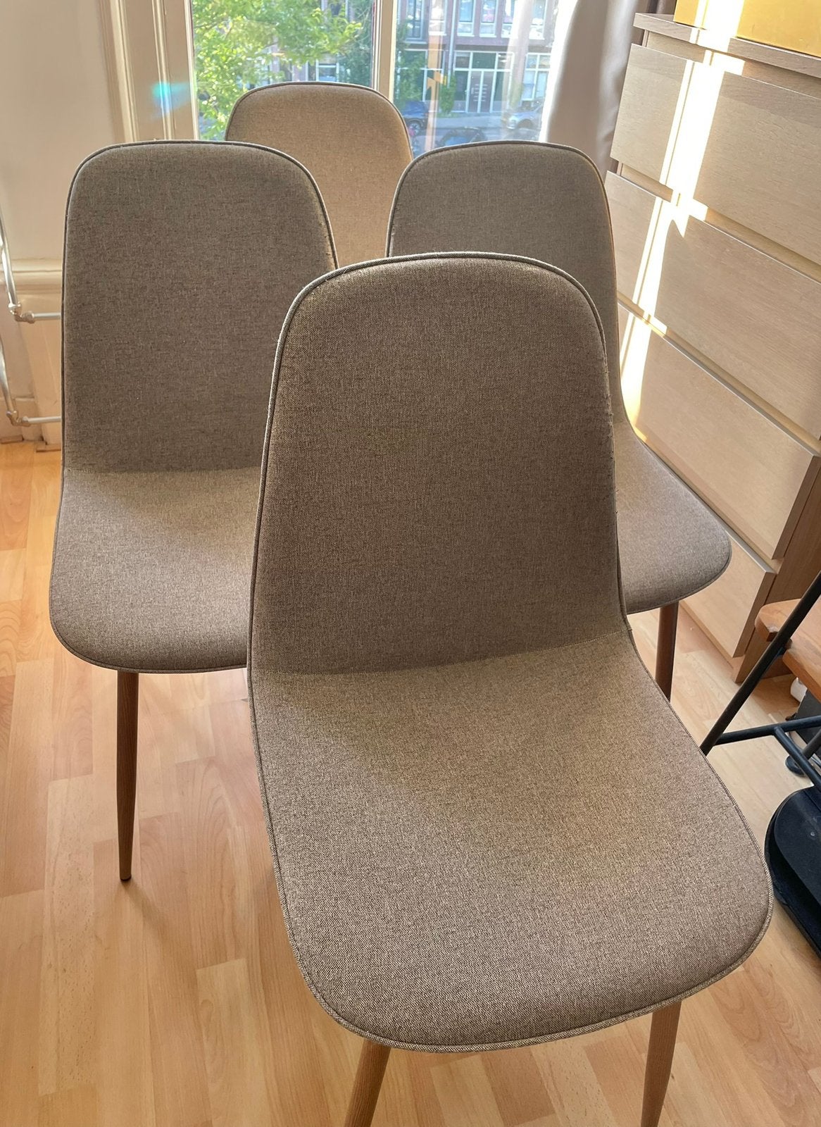 JYSK BISTRUP 4 stoelen zand/beige/lichtbruin €40 voor set, Ophalen, Gebruikt, Overige kleuren, Vier