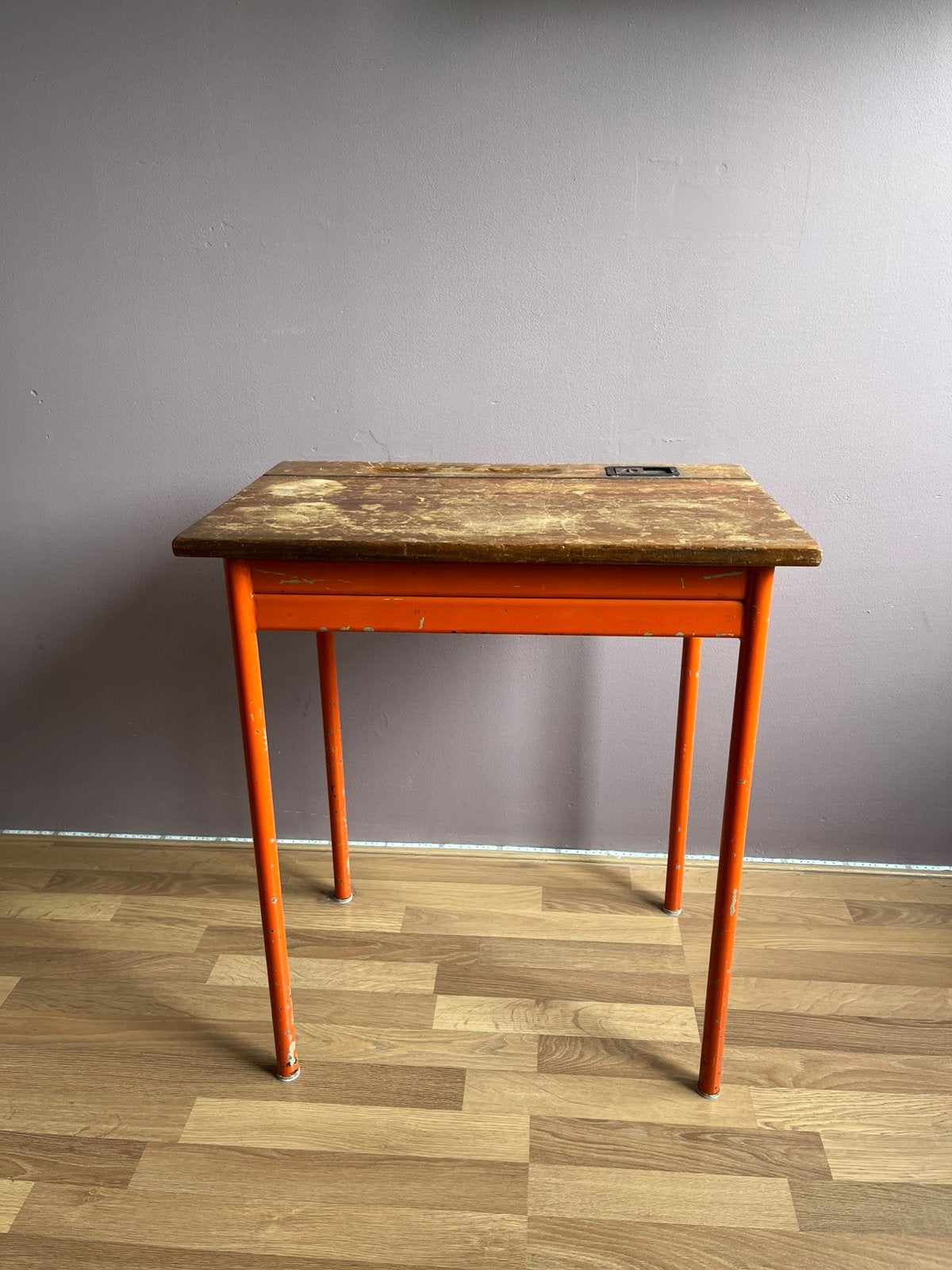 Origineel vintage schoolbureau met oranje frame, Ophalen