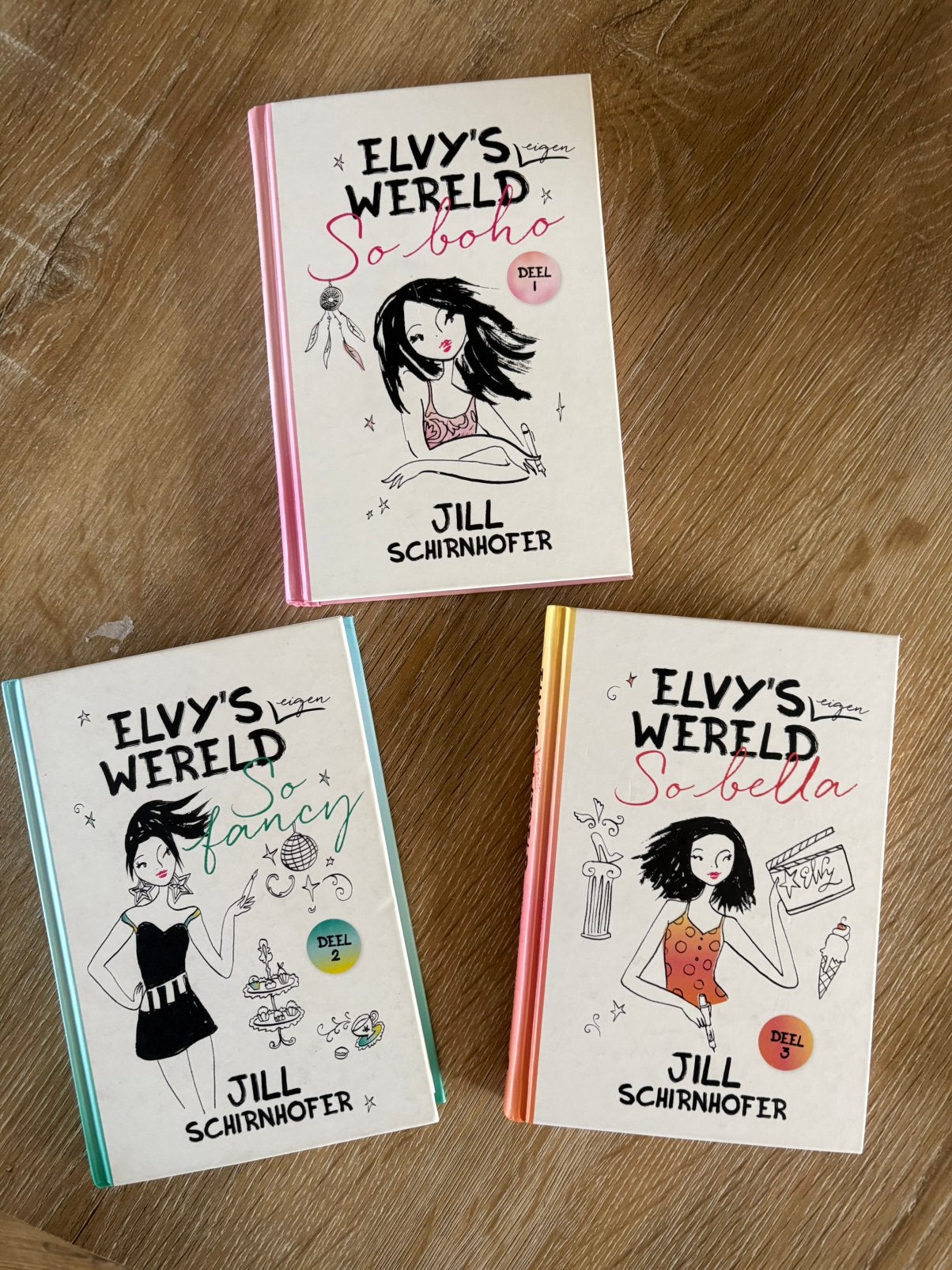 Vakantielezen: Elvy’s wereld (deel 1, 2 en 3), Jill Schirnhofer, Ophalen of Verzenden, Zo goed als nieuw, Fictie