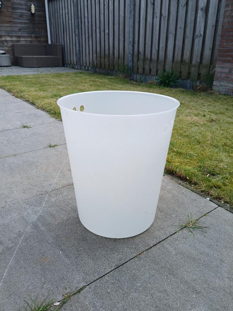 Witte kunststof prullenbak 60 liter, Ophalen