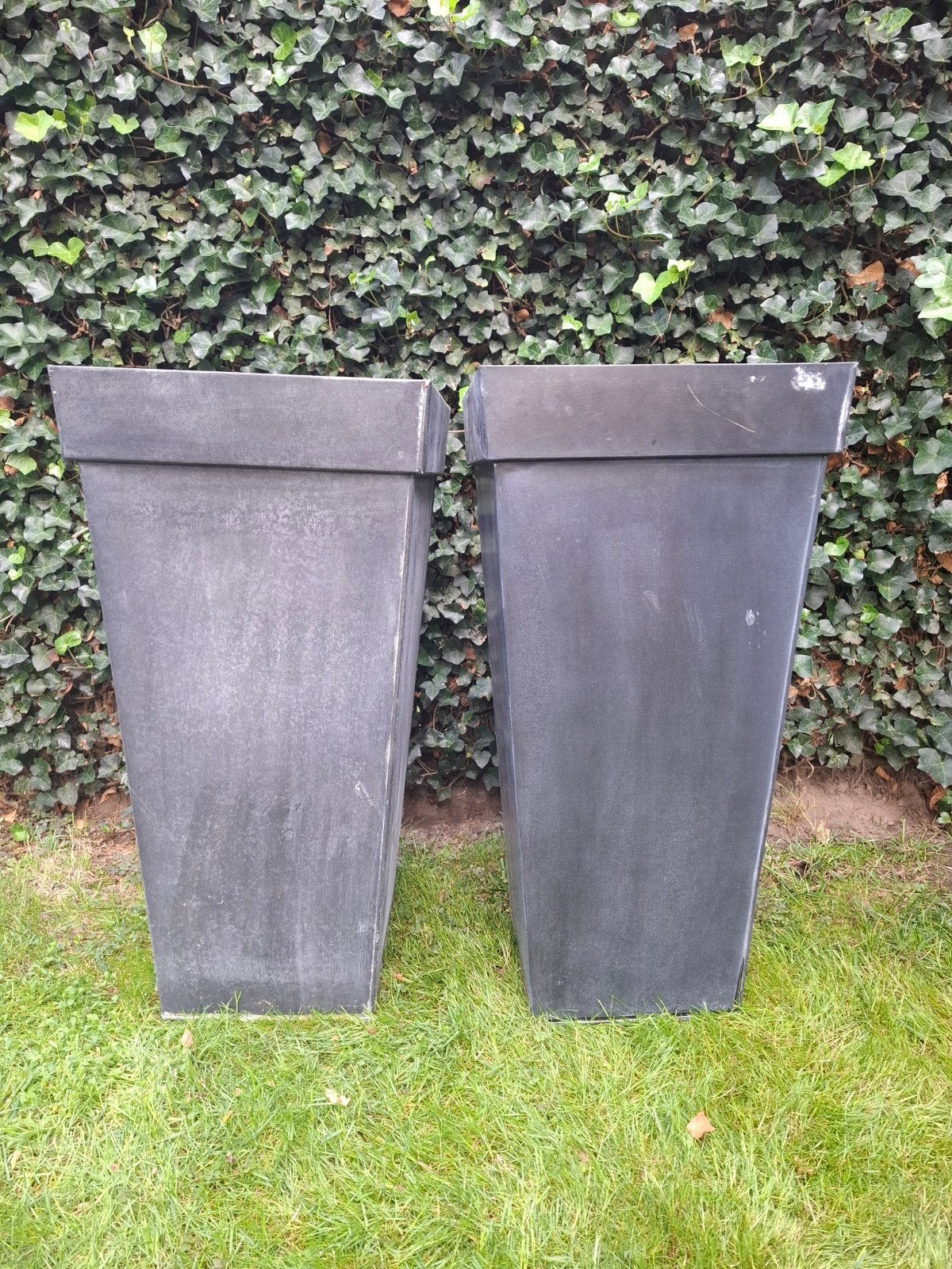 Twee grote zwarte plantenbakken zink 40x40x80cm, Ophalen, Minder dan 60 cm, Zo goed als nieuw, Balkon
