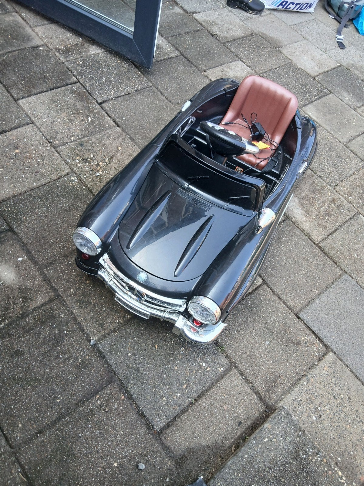 Te koop Elektrische Mercedes kinderauto met oplader, Kinderen en Baby's, Ophalen, Zo goed als nieuw