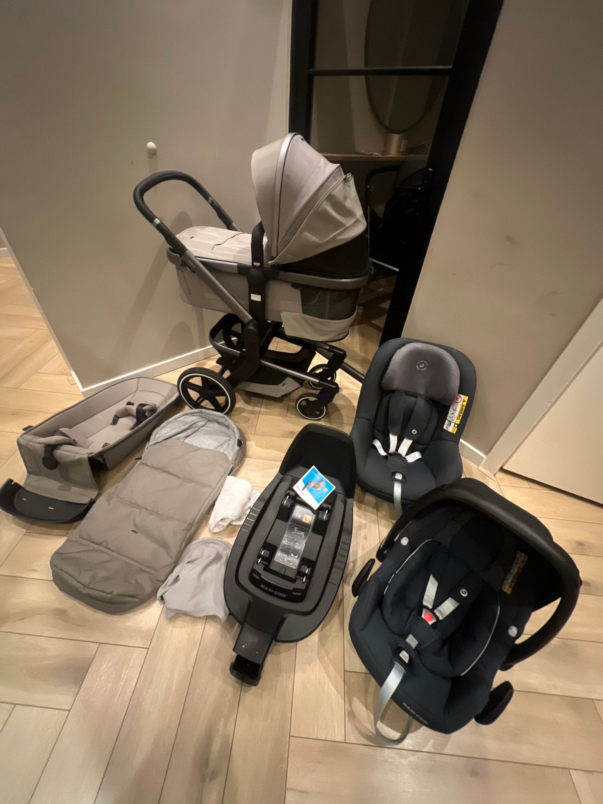 Joolz day+ kinderwagen met 2 autostoelen +isofix set complet