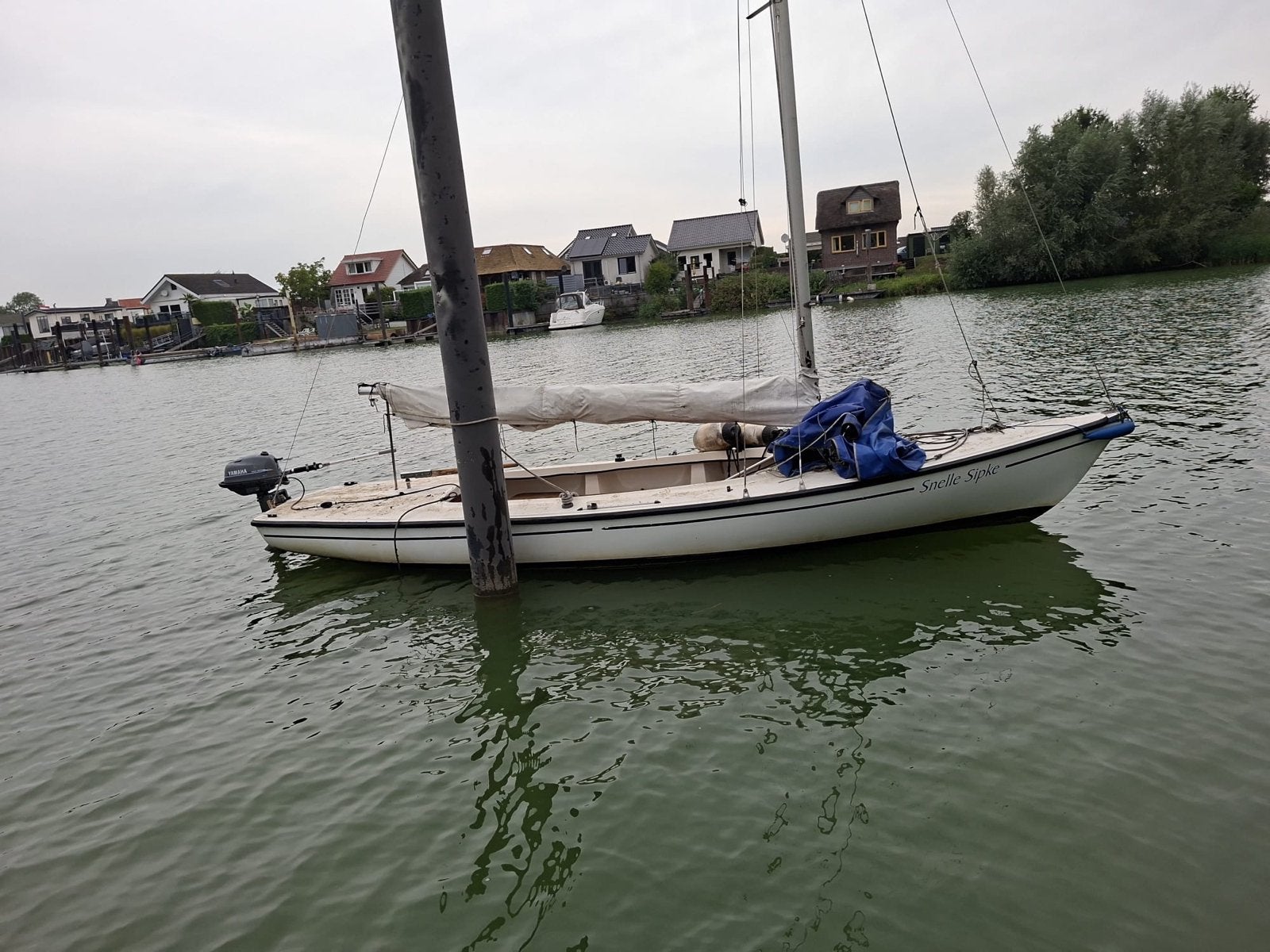 Zeilboot met Yamaha buitenboordmotor en trailer, Watersport en Boten, Ophalen, 6 meter of meer, Gebruikt, Minder dan 15 m²