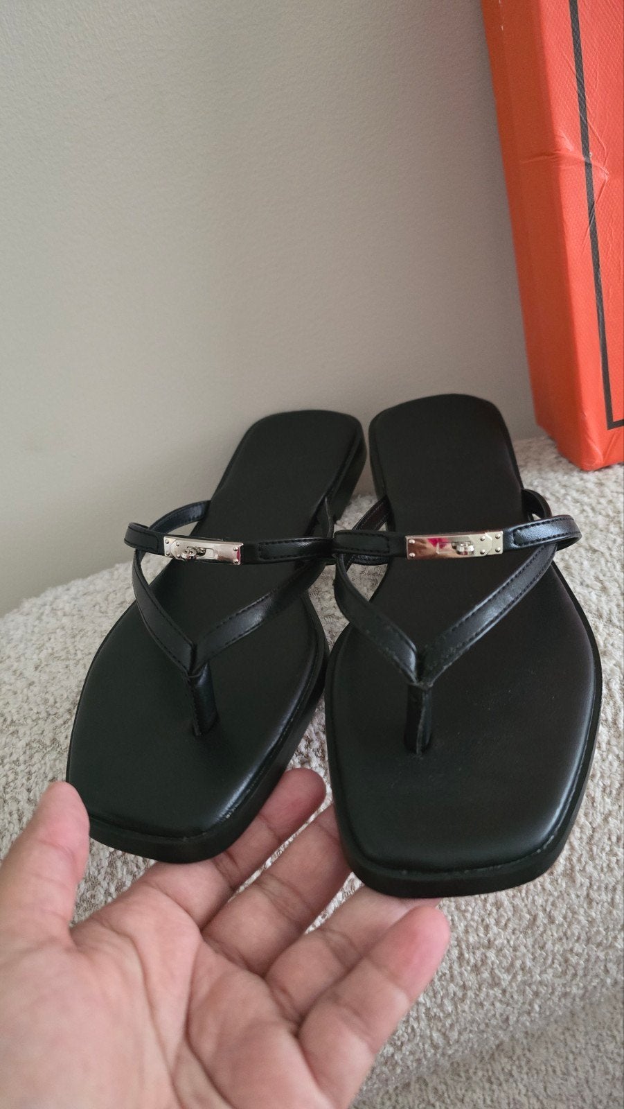 Hermes slippers, Hermes miss sandal maat 36 (kleine 37), Kleding | Dames, Schoenen, Ophalen of Verzenden, Nieuw, Zwart