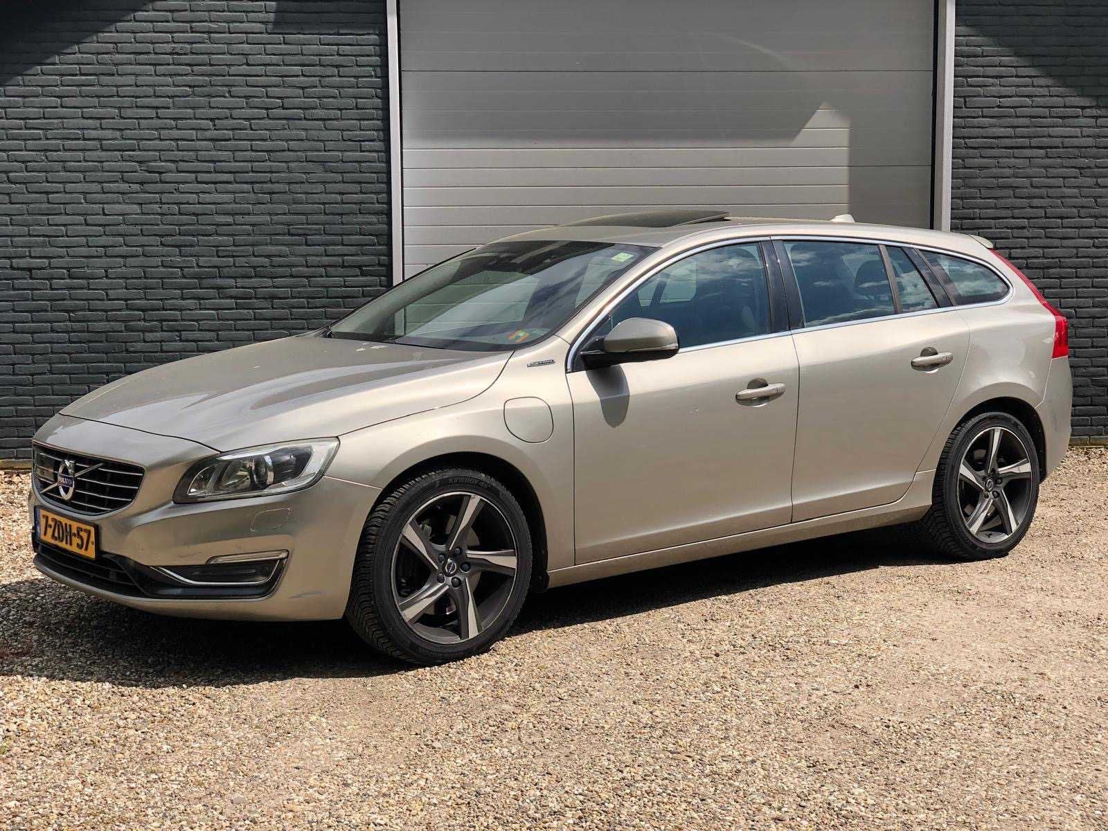 2014 Volvo V60 R Design Plug in Hybrid Personenauto, Auto's, Volvo, 68 pk, Origineel Nederlands, Diesel, Te koop