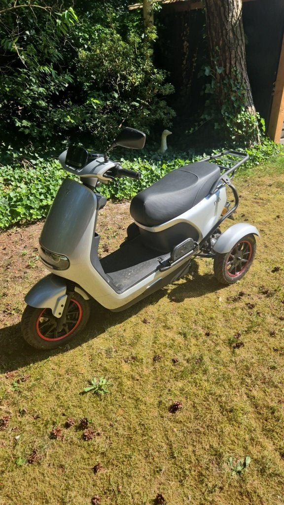 IVA TR3 2.0 zilver. KMstand 133 KM! Scootmobiel, Zo goed als nieuw, 16 km/u of meer, 46 km of meer, Ophalen