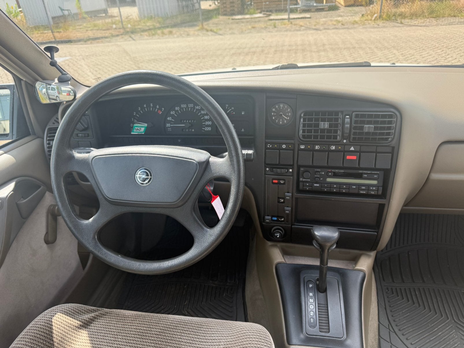Opel Omega 2.0i Automaat 1987 1e Eigenaar 144.452km, foto 9