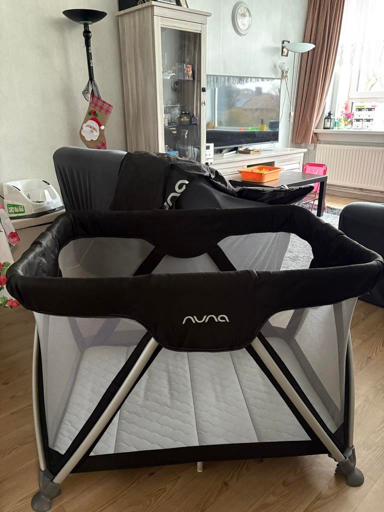 Nuna Sena campingbedje, Ophalen of Verzenden, Gebruikt, Reisbedje