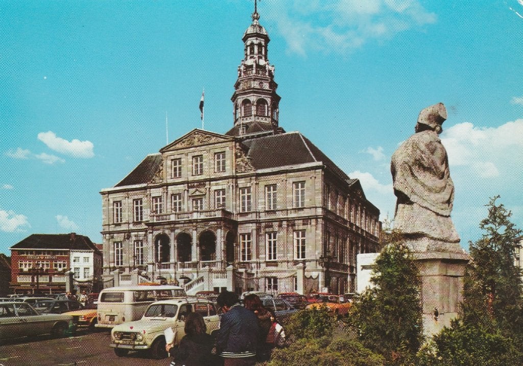 MAASTRICHT Markt Stadhuis Renault VW Bus Mooswief, Verzamelen, Verzenden, 1980 tot heden, Gelopen, Limburg