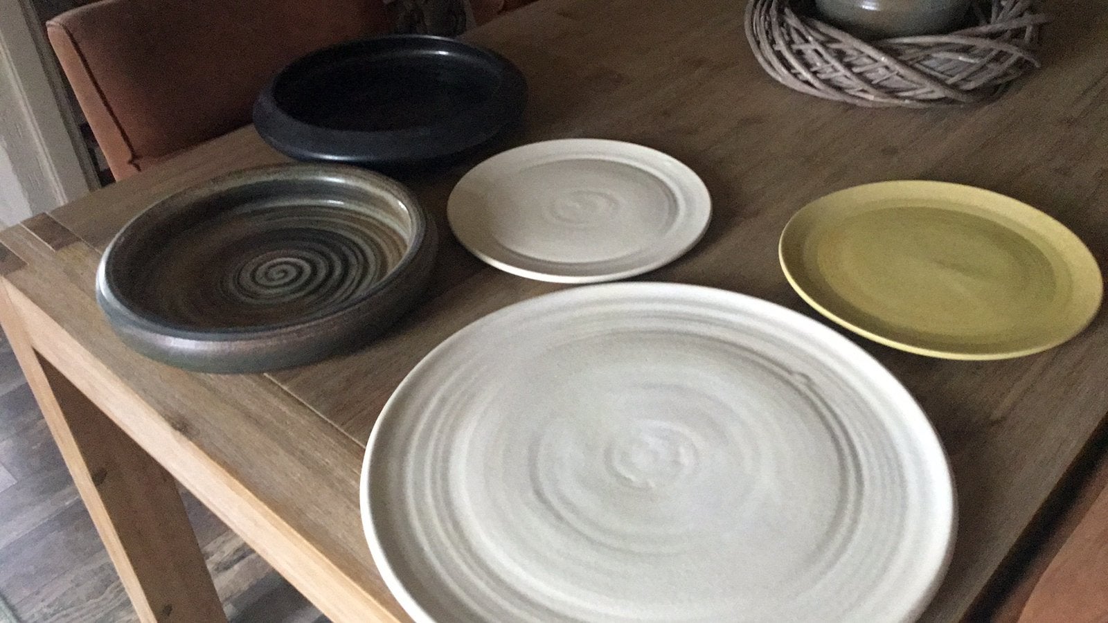 Handgedraaide keramieke schalen, Ophalen, Rond