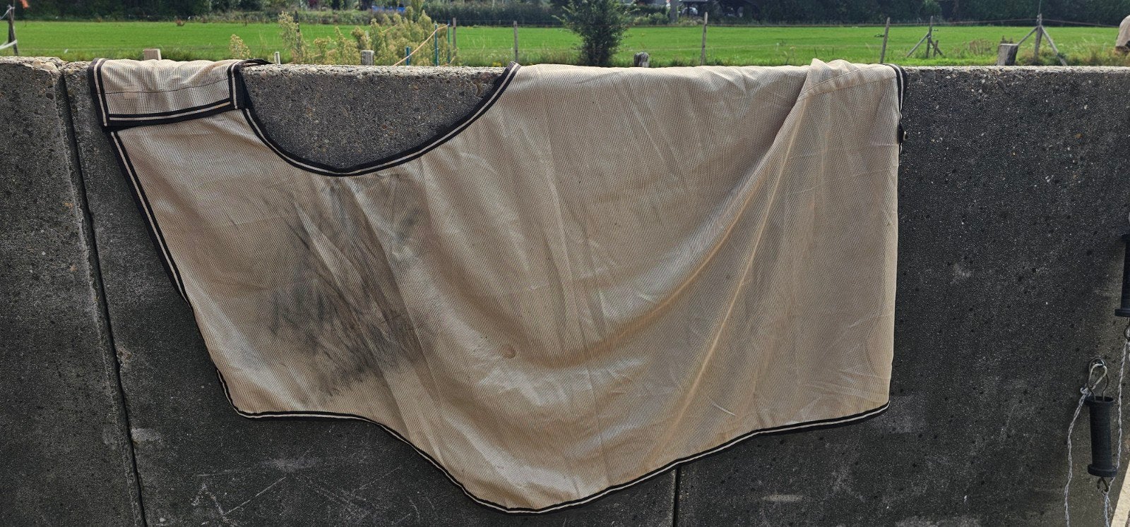 vliegen uitrijdeken, Dieren en Toebehoren, Ophalen of Verzenden, Gebruikt, Beige