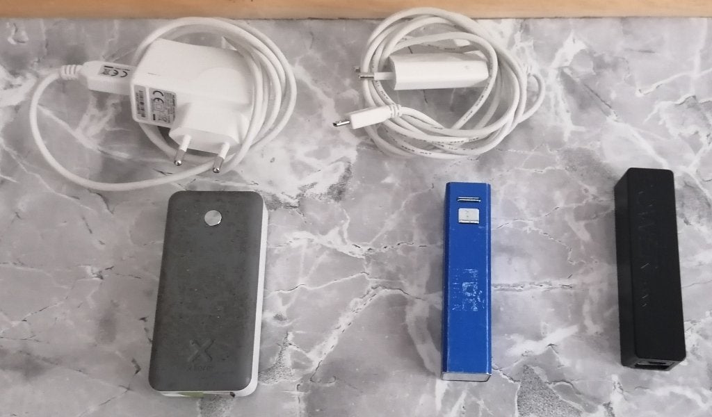 Powerbank / telefoon oplader incl. laadkabel VANAF € 5,00, Gebruikt, Draadloze oplader, Universeel, USB-C