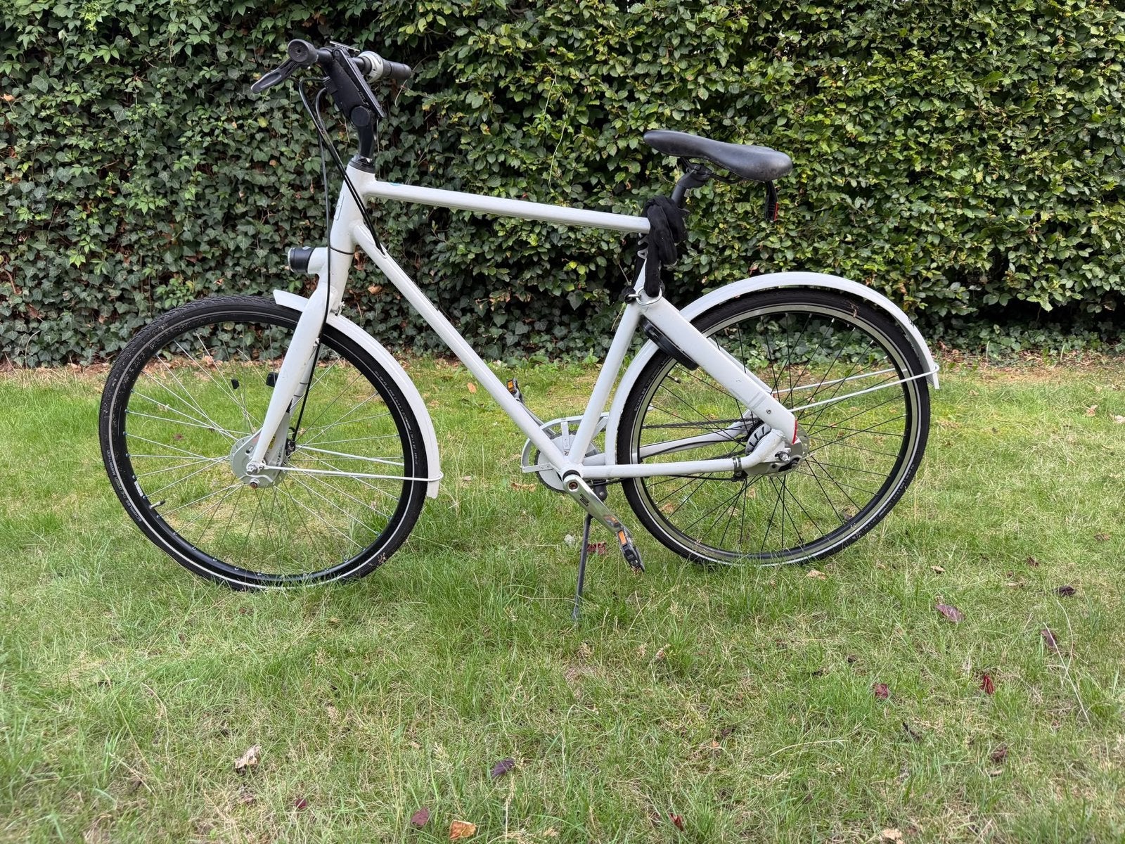 Cortina Blau 28 inch herenfiets - wit sportief stadsmodel, Versnellingen, Zo goed als nieuw, Trommelrem, Ophalen
