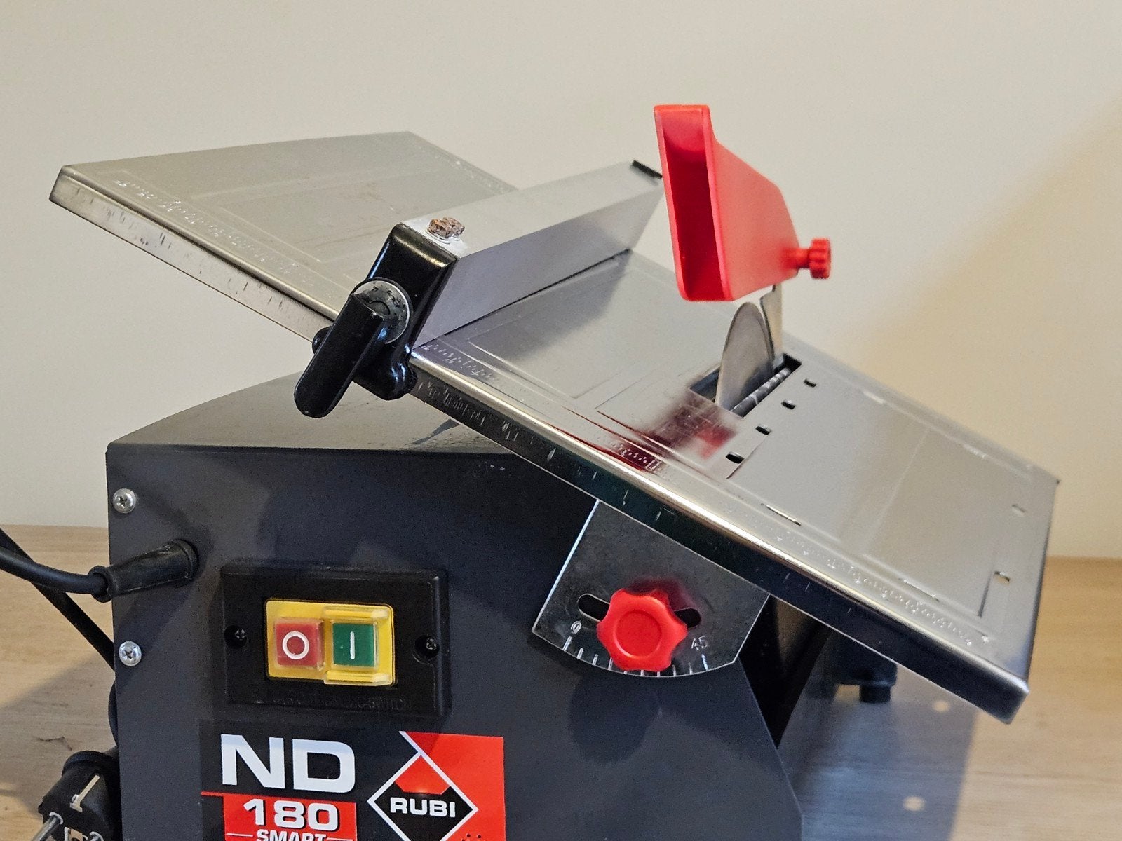 Rubi ND-180 Smart Tegelzaag - Zo goed als nieuw, Doe-het-zelf en Verbouw, Gereedschap | Zaagmachines, Ophalen, Zo goed als nieuw