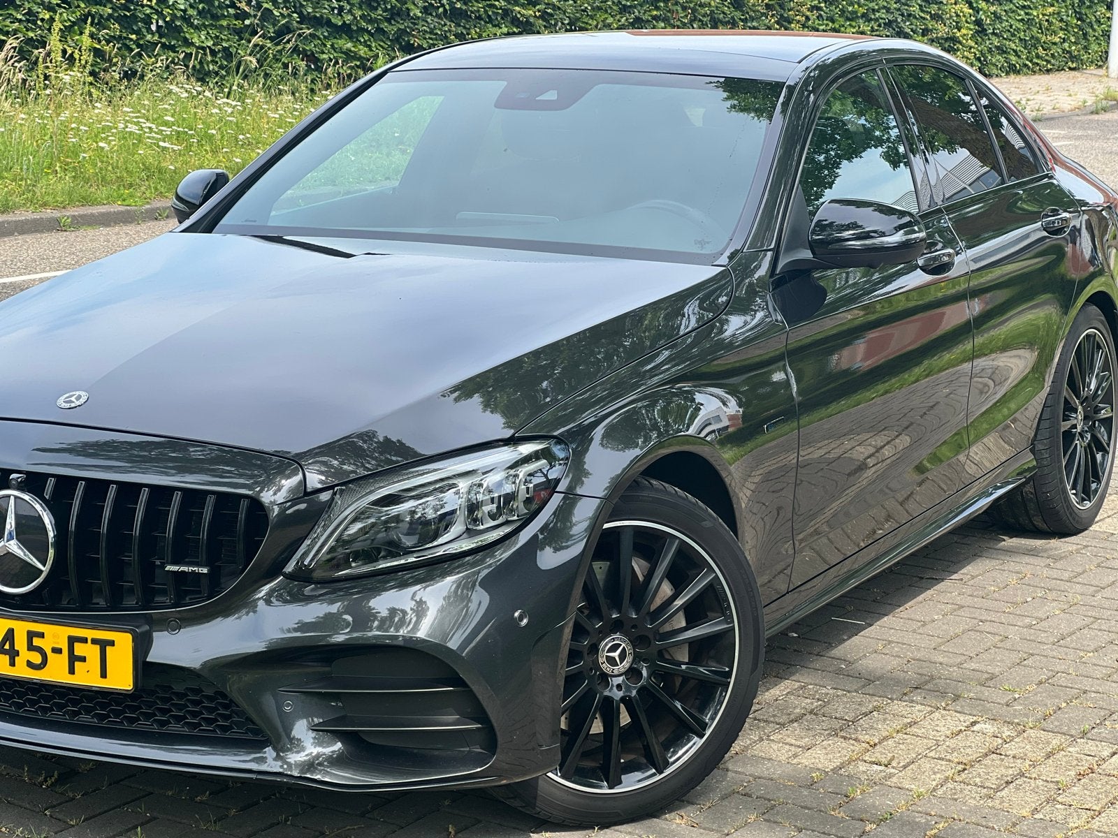 Mercedes-Benz C-Klasse C300 e 320pk 9G-AMG 2021 Grijs, Auto's, 1800 kg, 1715 kg, 102 €/maand, Te koop