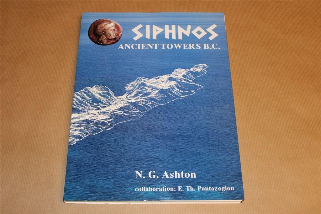 Siphnos Oude Torens — Griekse Archeologie — Tweetalig, Ophalen of Verzenden, 14e eeuw of eerder, Gelezen, Europa