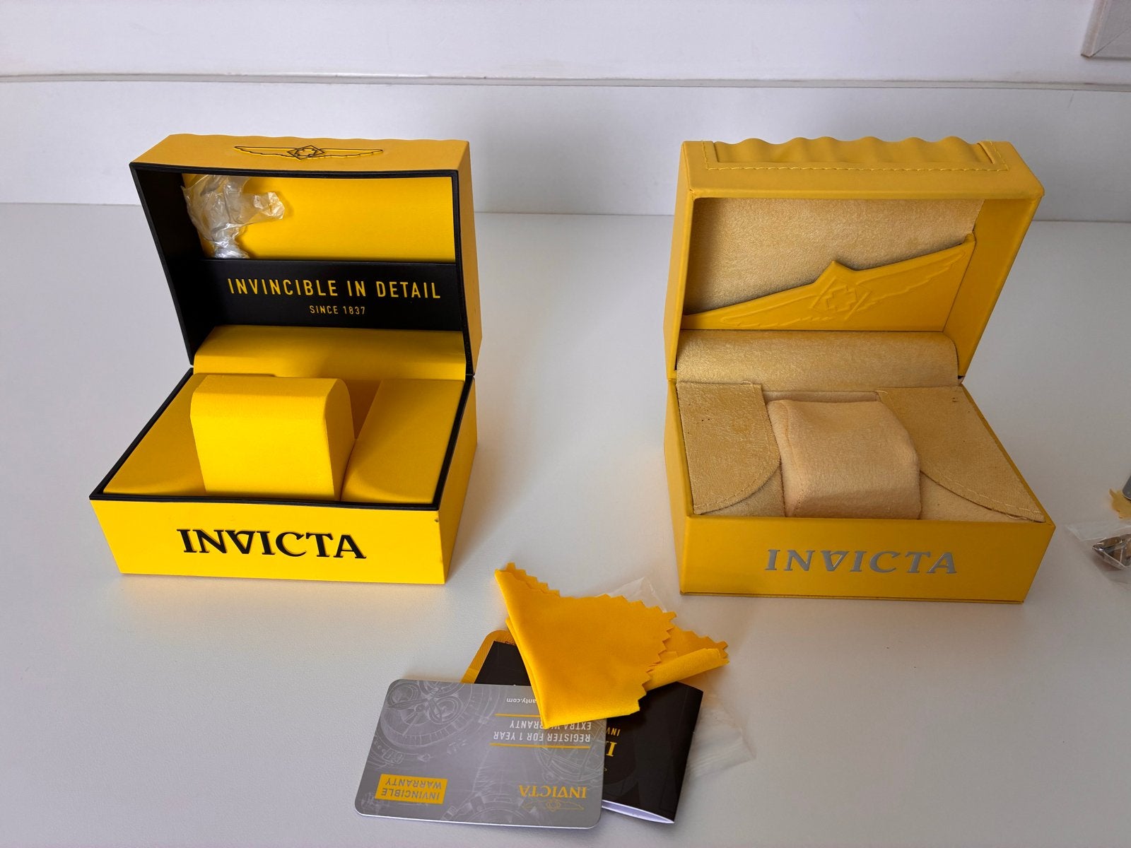 2 x Invicta horlogedoos geel - nieuwstaat, Overige merken, Staal, Kunststof, Polshorloge