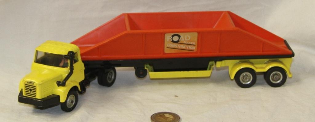 Corgi 1102 Berliet Fruehauf dumper, Hobby en Vrije tijd, Ophalen of Verzenden, Zo goed als nieuw, Bus of Vrachtwagen, Corgi