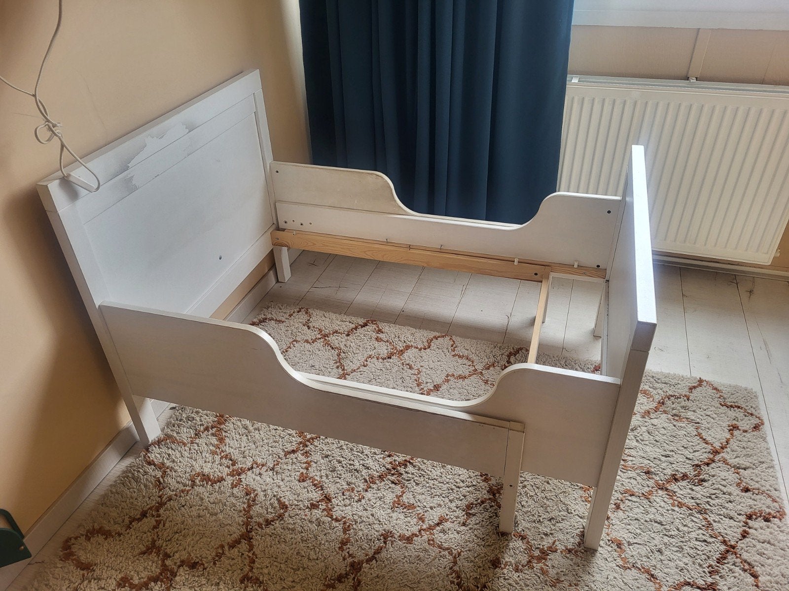 Ikea Busunge uitschuifbaar bed incl. lattenbodem, Gebruikt, 70 tot 85 cm, Ophalen of Verzenden, Lattenbodem