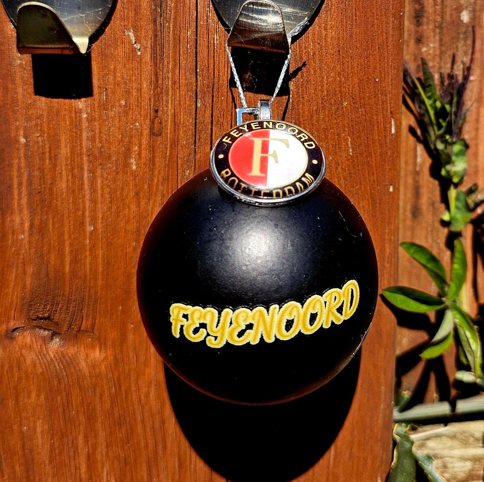 Feyenoord Kerstballen, Diversen, Ophalen