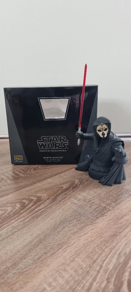 Star Wars Darth Nihilus Buste Gentle Giant, Ophalen of Verzenden, Zo goed als nieuw, Beeldje of Buste
