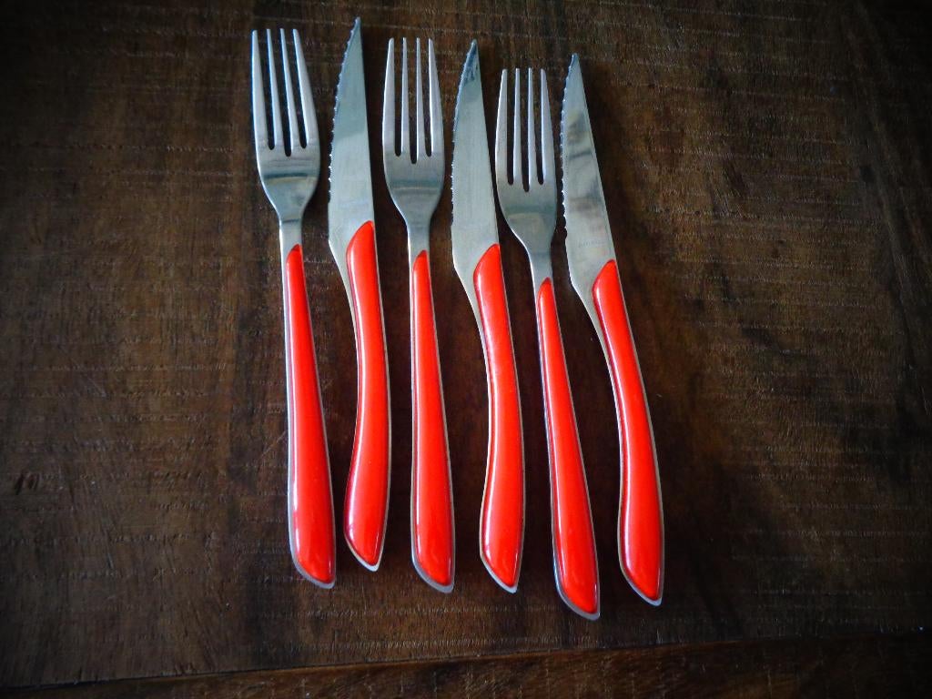 Amefa 3 stuks messen en vorken met rood handvat, Ophalen of Verzenden, Zo goed als nieuw, Rvs of Chroom